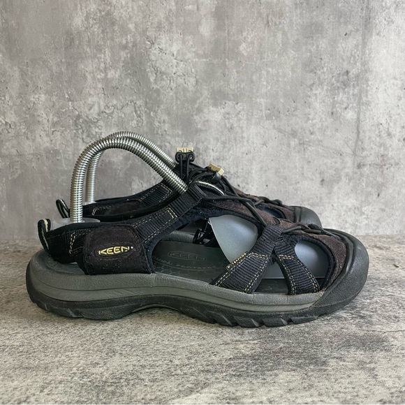 Keen Waterproof Sandals Mens sz 9 (black) - Picture 1 of 7